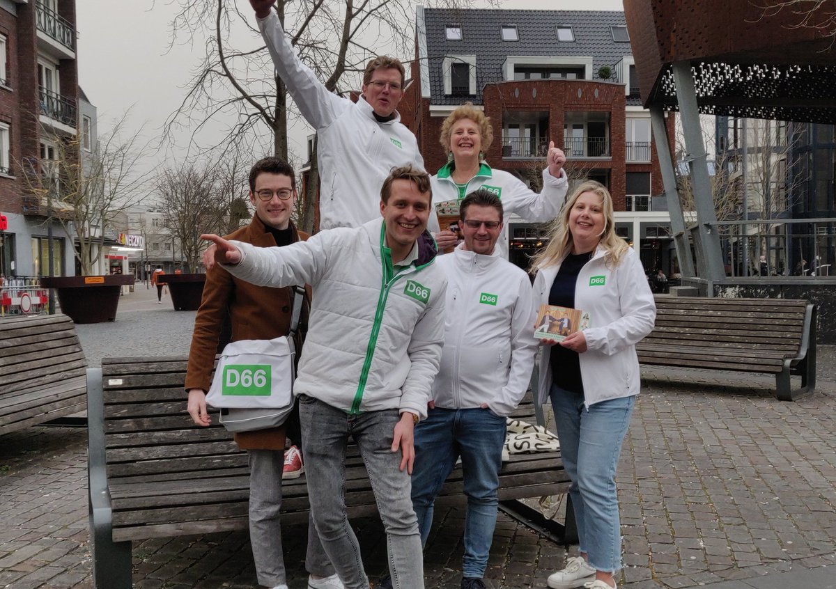 D66best's tweet photo. Nog 3 uurtjes. Wat zijn we trots op Best! We zijn er vol voor gegaan deze campagne. Jong, fris, vernieuwend en vooruitstrevend. Dat is #D66Best. Moet je nog stemmen? Doen! Samen maken we Best mooier en sterker. #GR2022 #GaStemmen #StemD66 https://t.co/vYnKgO9rVM