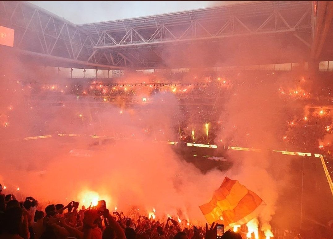 AKIN VAR AKIN
GÜNEŞE AKIN
GÜNEŞİ ZAPTEDECEĞİZ
GÜNEŞİN ZAPTI YAKIN
#ÇeyrekFinalYolunda #BarcavGS #Galatasaray #UEL #AcunMacıNaklenVer