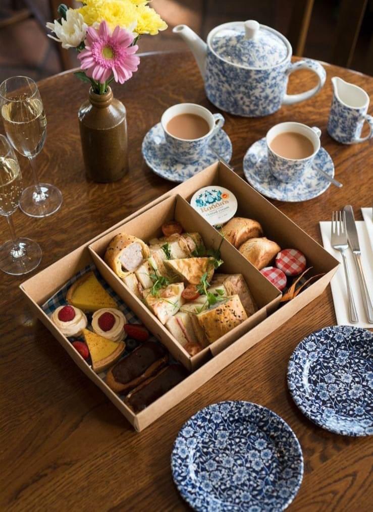Would you like to treat your mum to one of our delicious Afternoon Tea boxes this year? Head to our website for more info! 💐
brunningandprice.co.uk/thewharf/event…