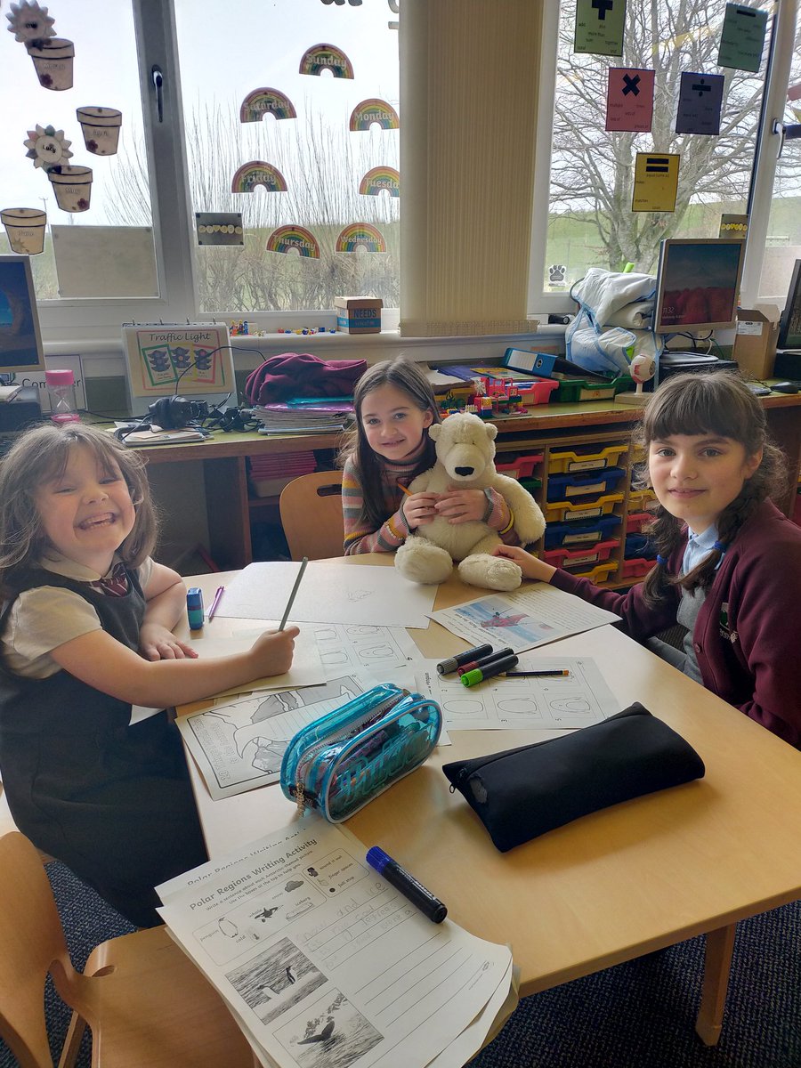 crosshill_ps's tweet photo. Reading buddies #STEM style. Making posters of @JadeHameister . What an inspiration. #PolarExplorerPrigramme #STEMeducation #SAiSWeek  @ScotSTEMAmb https://t.co/7ft4mtqaWd
