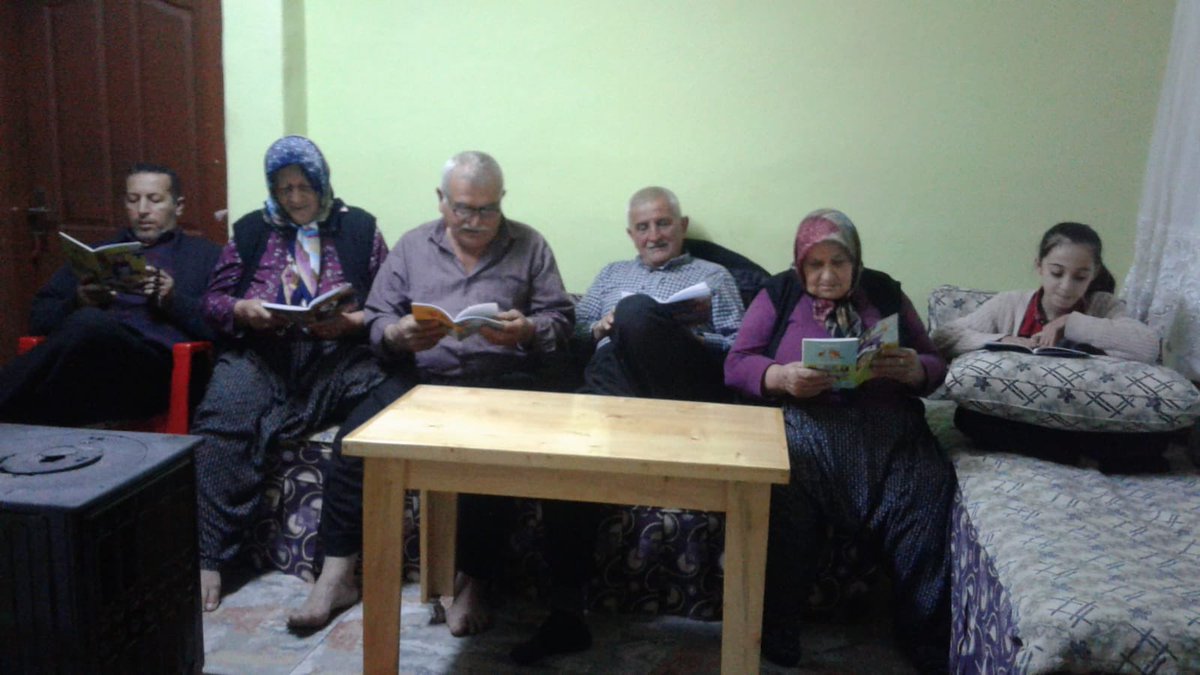 OnerCiviliOkulu's tweet photo. #osmaniyeokuyor Şehit Jandarma Uzman Çavuş Öner Çivili okuyor ☺️ https://t.co/MECtdCOmYA