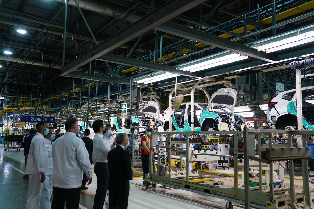 FP_Champagne's tweet photo. Today, with PM @JustinTrudeau, we announced a $1.38B investment at the Alliston @HondaCanada plant to prepare for the next generation of hybrid vehicles.
 
We are not only investing in Canada’s green future, we are also securing thousands of well-paying jobs for decades to come! https://t.co/WZg5fzrc4u
