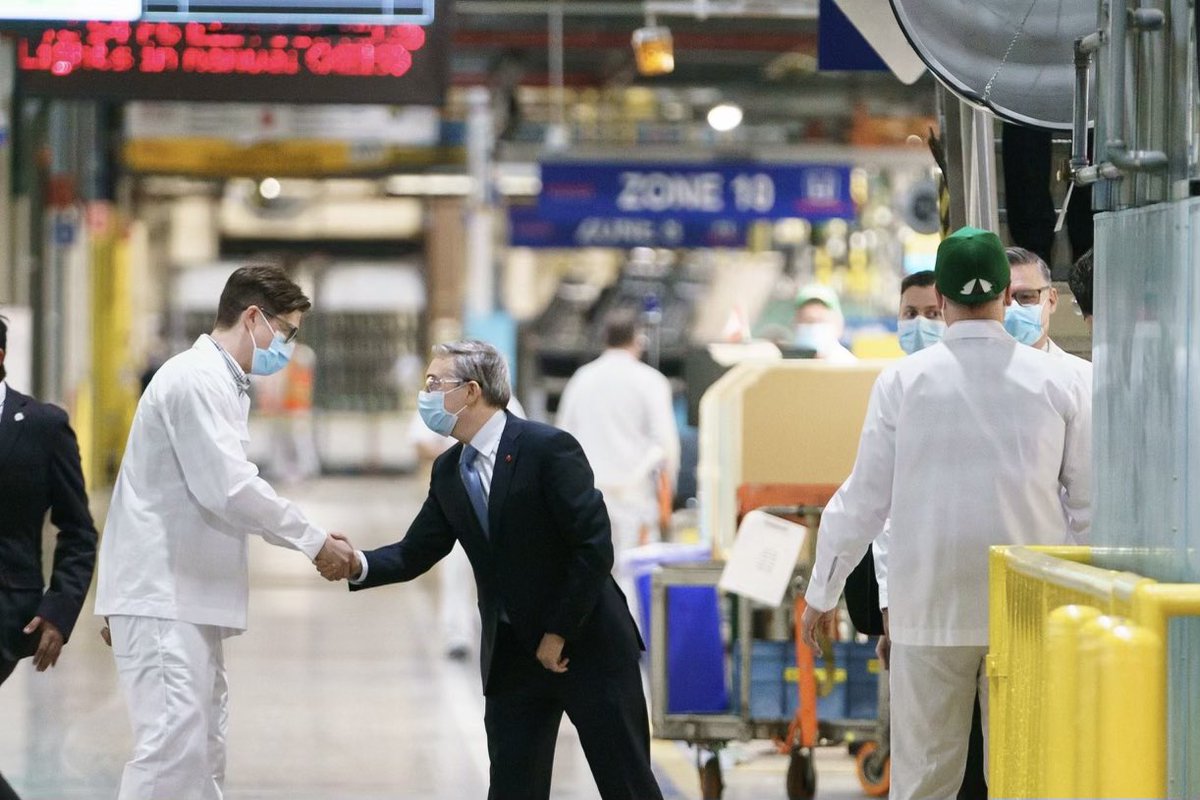 FP_Champagne's tweet photo. Today, with PM @JustinTrudeau, we announced a $1.38B investment at the Alliston @HondaCanada plant to prepare for the next generation of hybrid vehicles.
 
We are not only investing in Canada’s green future, we are also securing thousands of well-paying jobs for decades to come! https://t.co/WZg5fzrc4u
