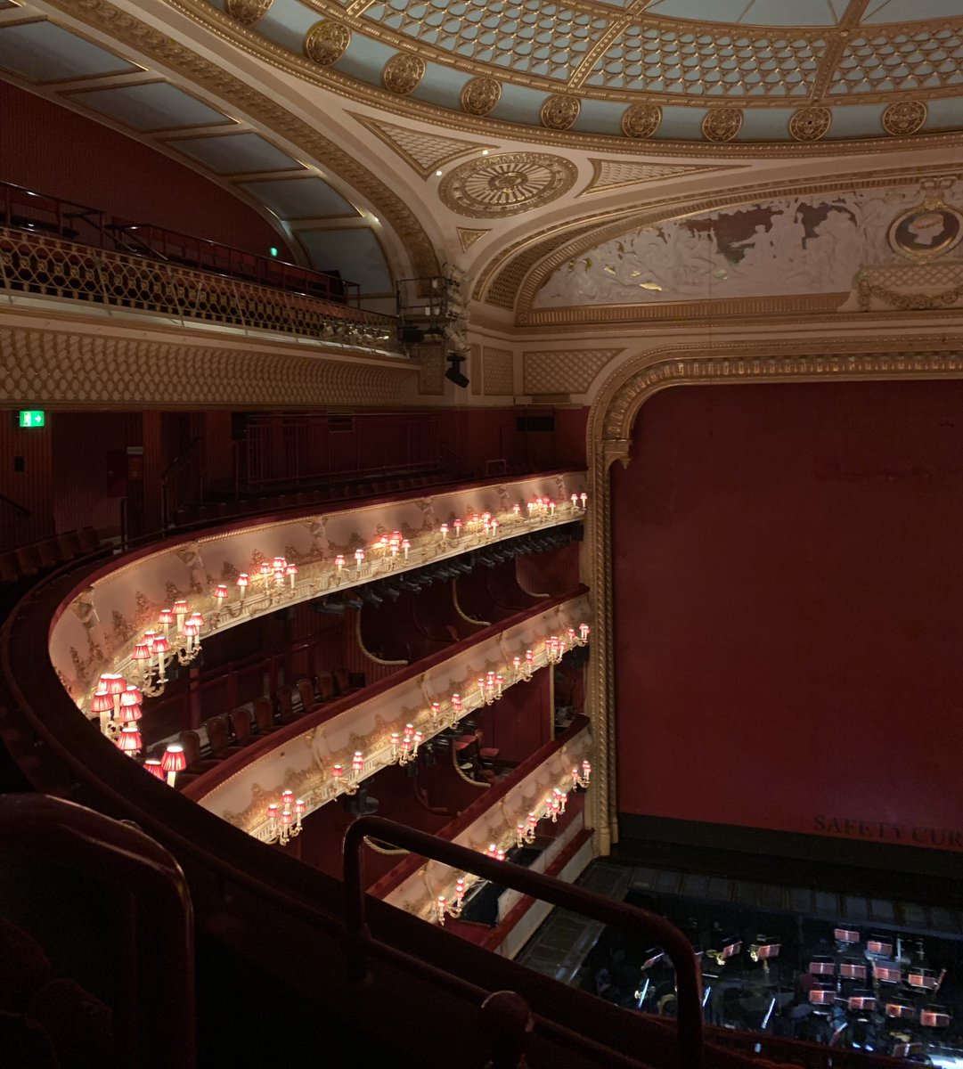 VieInt's tweet image. Thank you to the @RoyalOperaHouse for providing a wonderful tour and opportunity for our professional contacts to enjoy time together in real life whilst enjoying the arts.
#usuk #americansinlondon #privateclient #international #financialplanning