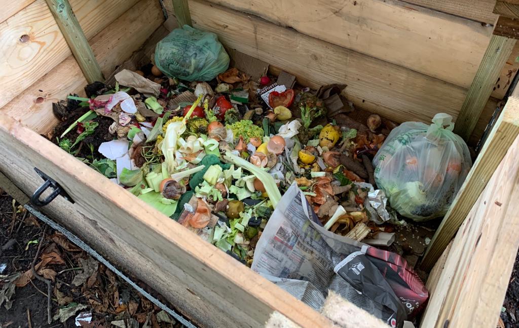 lpoolcouncil's tweet photo. Since its #CompostWeekUK why not start up your own home compost bin or communal scheme in your local area and help keep recyclable waste out of the purple bin. Please share your compost journey with us! More ideas at https://t.co/6HqsEGcR19
#compost #getcomposting #compostweekuk https://t.co/8NT9U2UcCl
