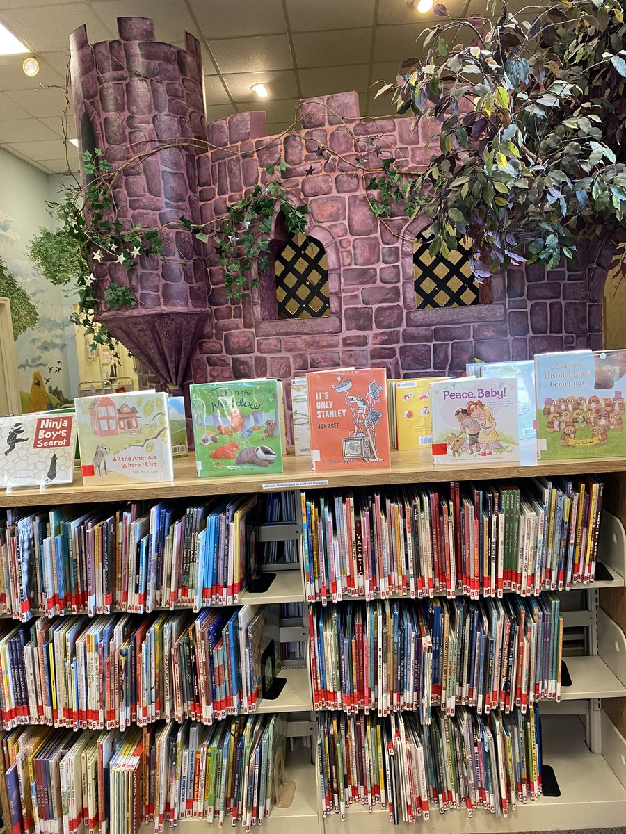 beth_holladay's tweet photo. A lunch break well spent - sneaking away to the library for my latest #picturebookstack 🤗 https://t.co/shrwNYOsdA