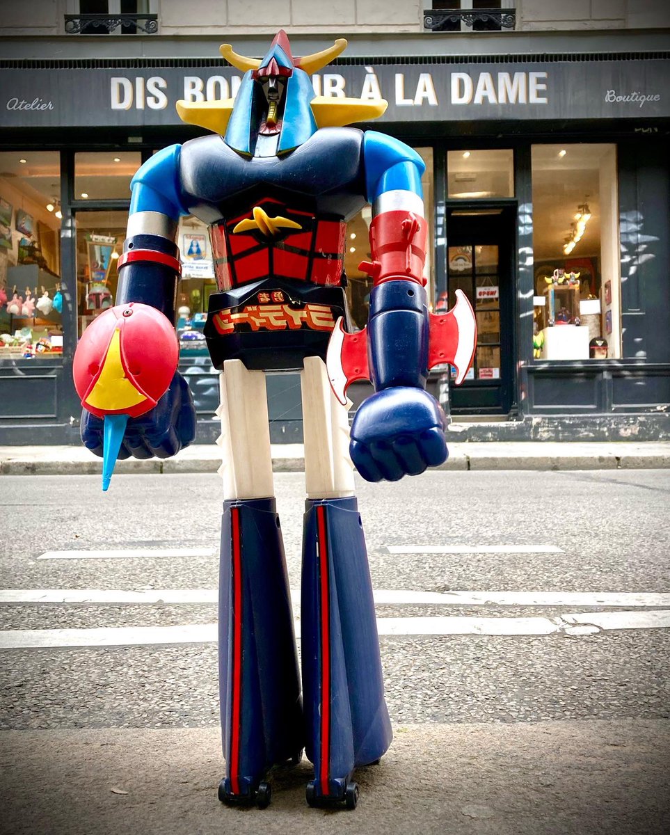 Disbonjoura's tweet photo. Cette beauté ambulante c’est #raydeen un des Shogun Warriors produits par @mattel dans les années 70. Il est en super état, possède 3 des 5 missiles aiglons originaux, sa notice et sa boîte. Bref une splendeur 🤩🤩🤩 https://t.co/hHWebgMctR