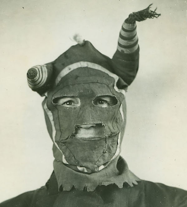 PalatinePuritan's tweet photo. THREAD:

When guerrillas in the Civil War left the Ozark back country on the brink of anarchy, a vigilante group known as the "Bald Knobbers" emerged from the hills and attempted to reinstate law and order.

Their story is one of bizarre action and violence that lives on today. https://t.co/juMbvqIvt3