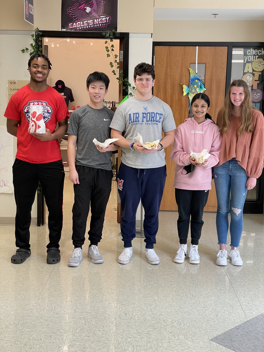 EaglesNestEnt's tweet photo. Look at our hard working students getting Chick-fil-a for working in the school store! #ENE #Eaglesnest #Studentrun #Schoolstore #Milton @JonesBC_MHS @TamiSaren @richspierto @MiltonHighSch https://t.co/ZSK6KddjBy