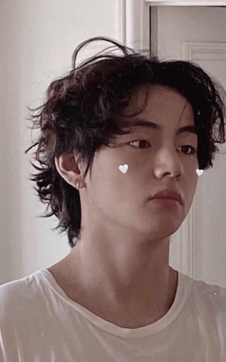moonchild_ay's tweet photo. #au где Тэхен потерялся в своих чувствах и количестве выпитых коктейлей, но по классике жанра у бармена нашлись все ответы..

-Да у нас с моим парнем все отлично!, - сидел Тэ за барной стойкой 

#vkook #vkookau https://t.co/7V5uzos5mG