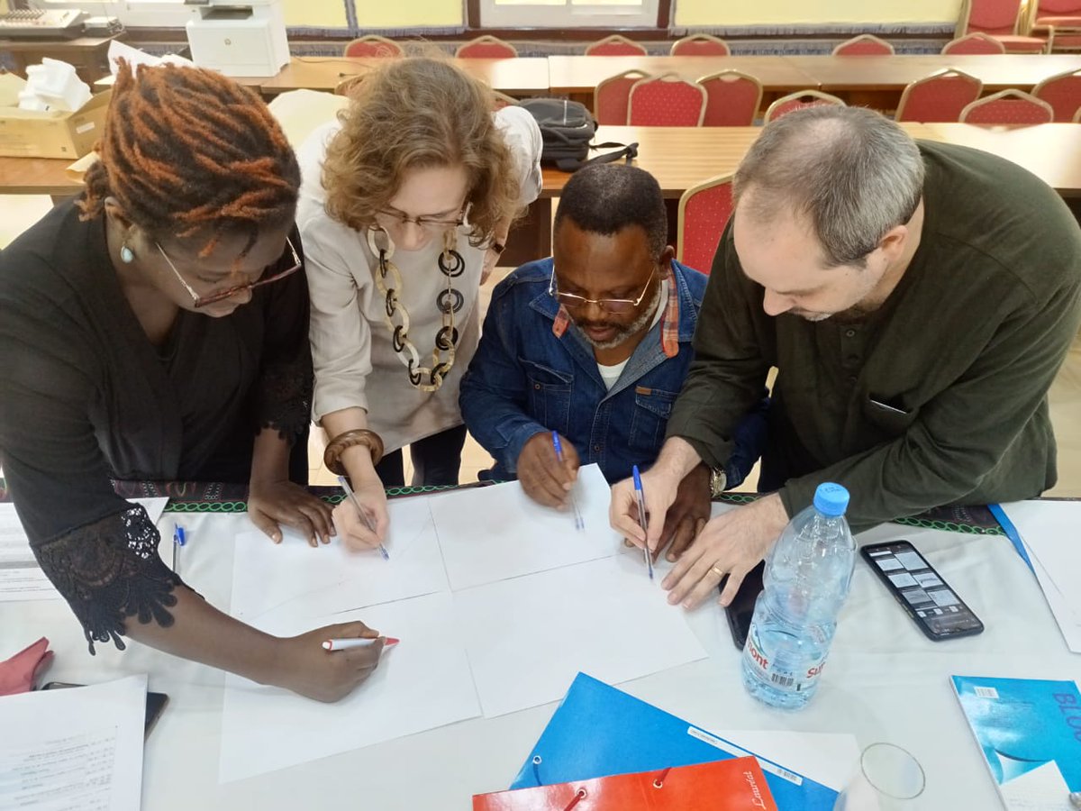 DigaMathieu's tweet photo. Durant 3 jours, l’équipe du #PRADEC Douala a eu la chance de prendre le temps de se rassembler pour un #Teambuilding: une occasion idoine d’aborder de manière parfois ludique les questions d’organisation, d’objectifs, le code de conduite, l’intégrité, la vision de la @giz_gmbh https://t.co/dAr9yBk30T