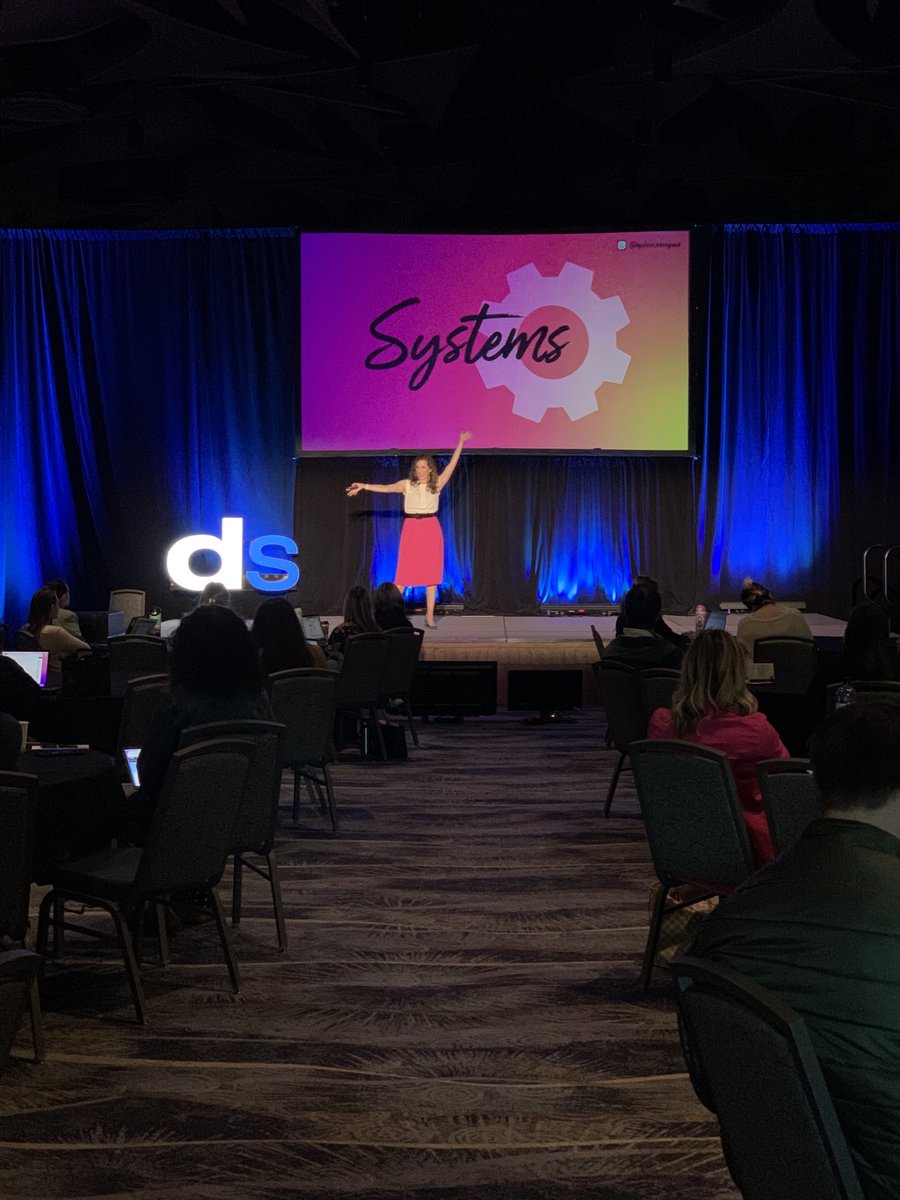 DigitalSummits's tweet image. .@createyourpurpose&apos;s  @QuinnTempest loves systems! She has the #DSPHX audience&apos;s attention as she unveils actionable #InstagramMarketing tips.