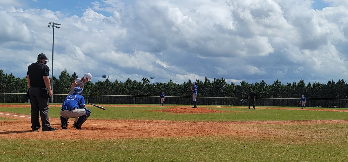 BClesas's tweet image. Dom Cunha on the mound for Wheaton!! Wheaton down 4-2 with guys still on base!!