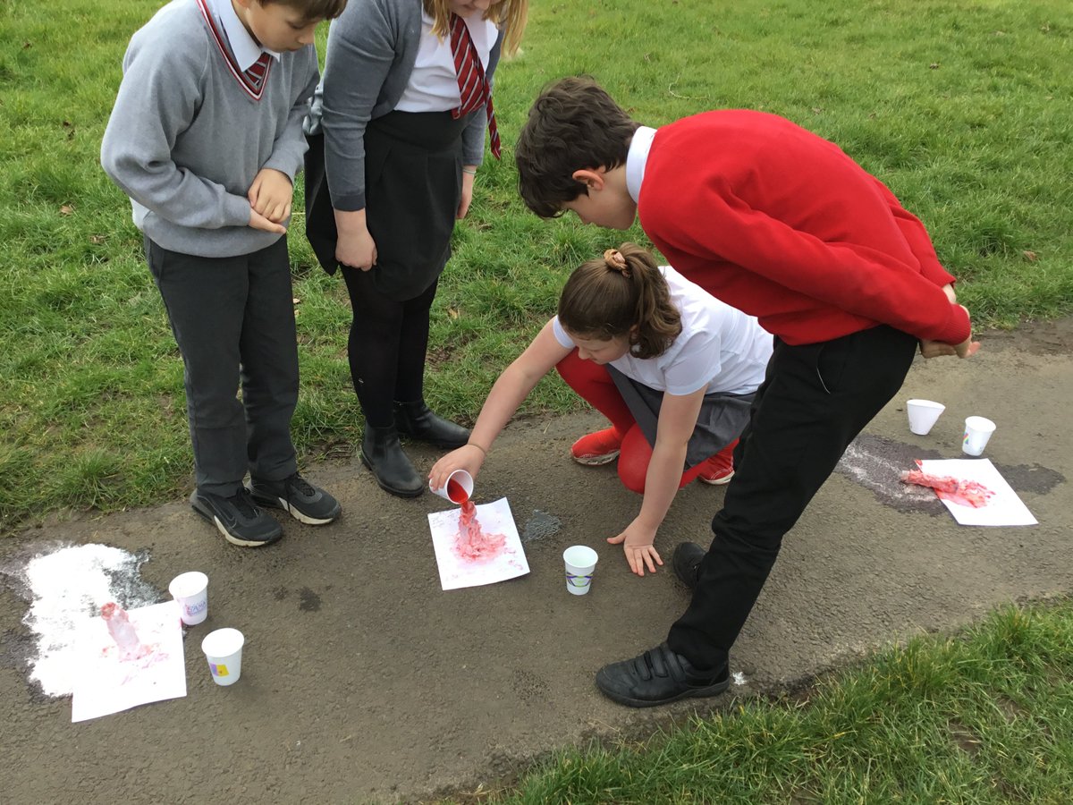 Carolside_PS's tweet photo. More photos of when P7a explored acids and alkalis – testing various household liquids to determine their pH level and making exploding volcanoes using a vinegar solution and a bicarbonate soda solution. #CPSSTEAM #ERSTEM #BSW22 https://t.co/EGMx2wUt1B