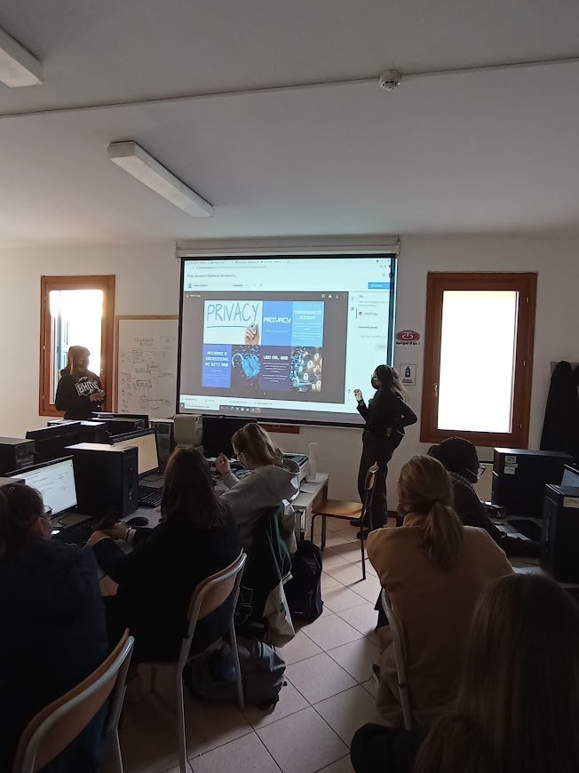 Code&amp;Tell preview le Girls delle scuole secondarie di II grado raccontano i loro progetti.  Evento online. Per partecipare forms.gle/FHhRgmEEVxJwQ7…
#STEM #EngineerYourFuture #TransformingEducation #science   #3dprinting  #doityourself #electronics #tech #technology #engineering