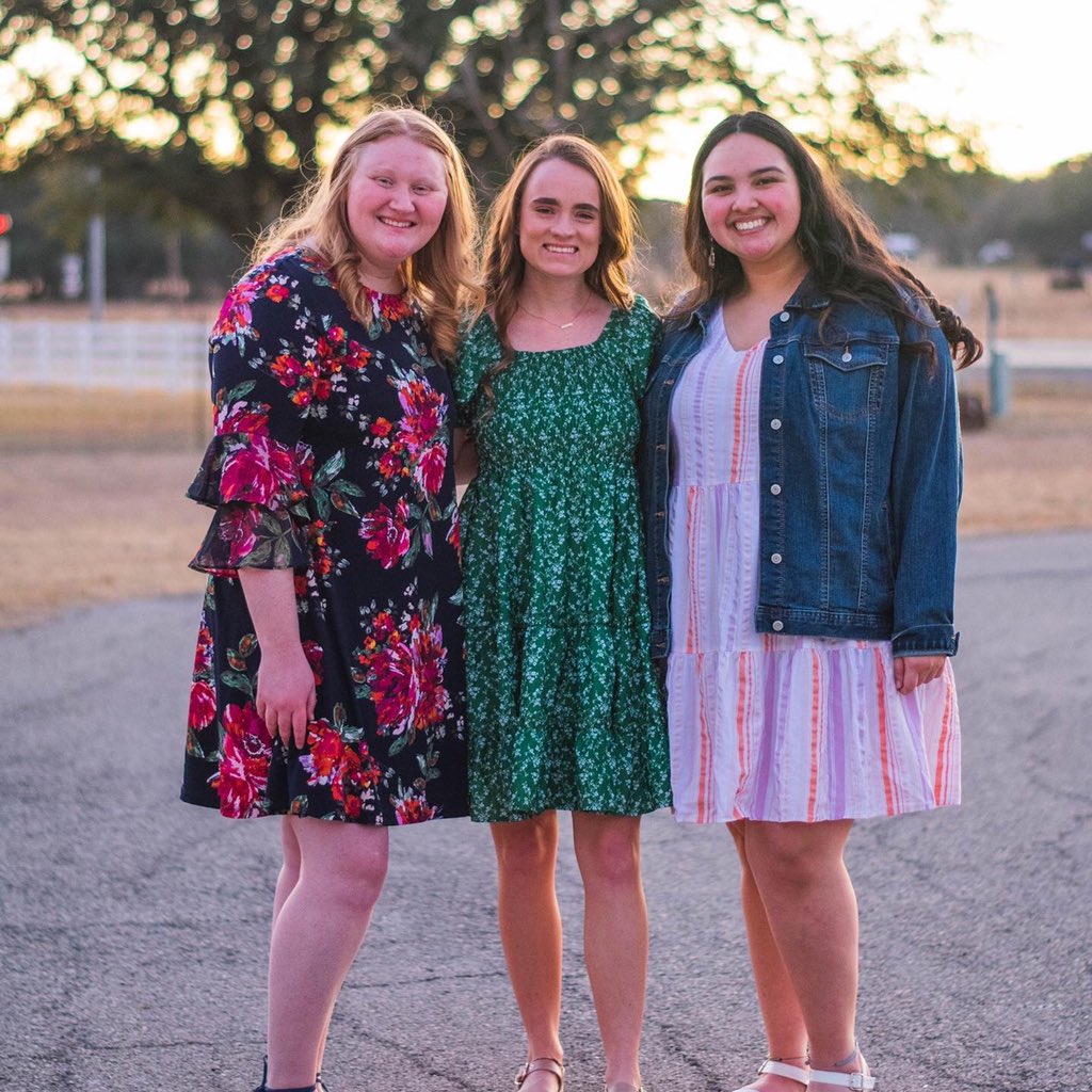 pithetachi's tweet photo. Tea Party Spring 2022 🐘💜✨

We had a blast celebrating our newest members last night! The passion the girls have for God and our organization is evident just by talking to them. We’re so excited to grow with this group! https://t.co/F1gjb4jaAj