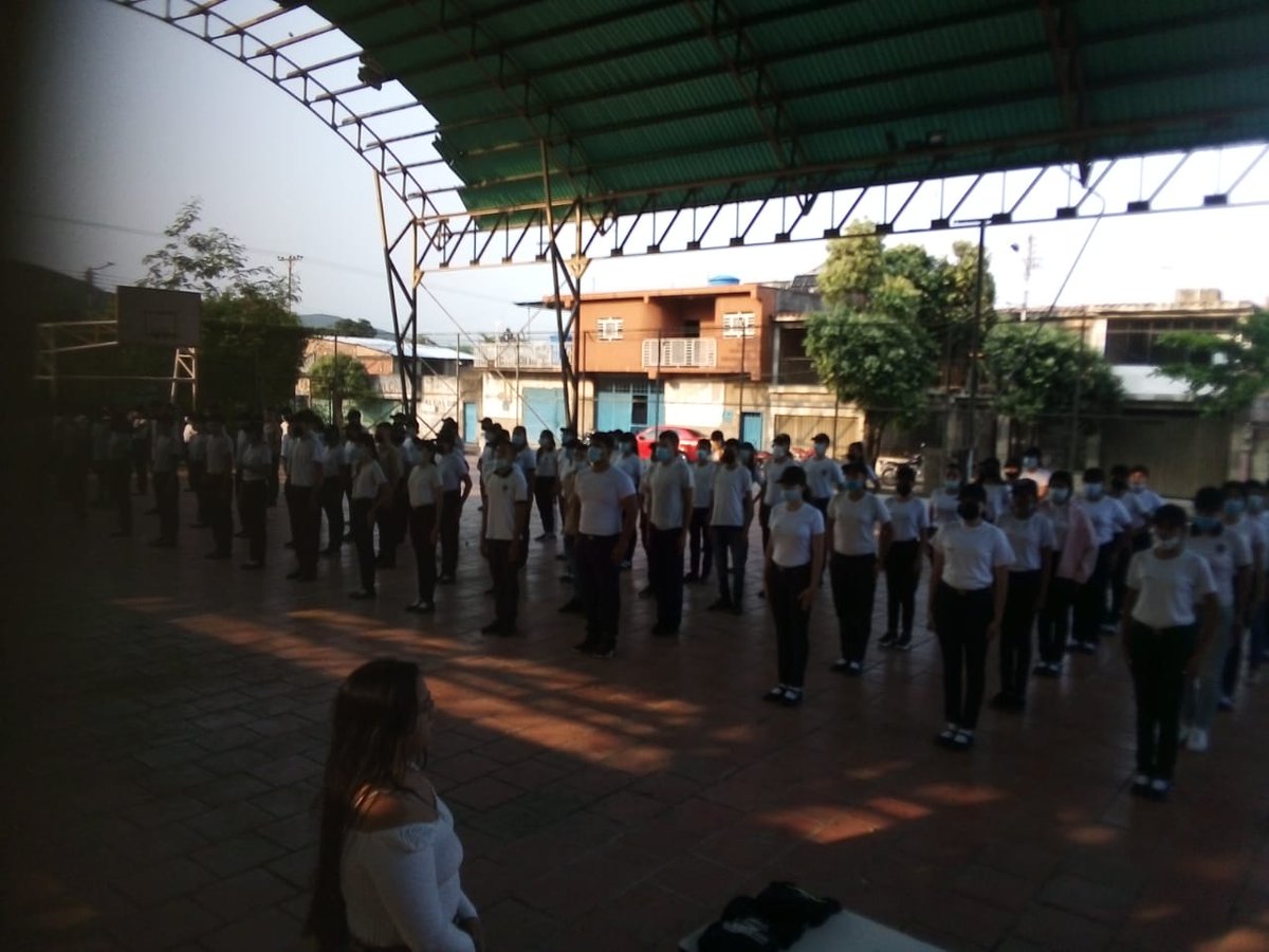 AndersonORomero's tweet photo. Hoy acompañamos a los estudiantes en Acto de ascenso auxiliares de formación para la Soberanía Nacional #Premilitar de #LiceoNacionalEzequielZamora #ETIRSimonBolívar #ColegioMadreTrinidad Felicitamos al Personal Directivo de estás casa de estudio @_LaAvanzadora @Berzabethg1 https://t.co/EhFvvcVdIp
