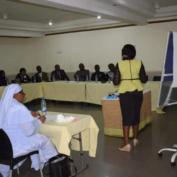 Everlovly's tweet photo. Training religious leaders to strike down myths that female genital mutilation has a basis in religion and the act must END NOW. 
No religion should support #FGM 
We must all work together to eliminate this harmful traditional practice. @SIRPNig
#endfgm2030
#endfgm 
@GlobalFGMC https://t.co/RrQCrXw7GE