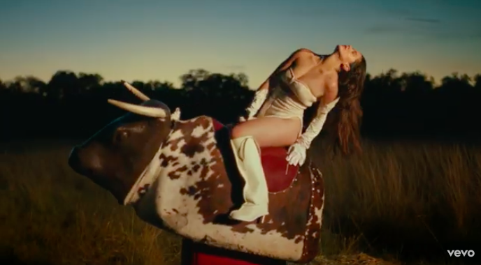 WORLDMUSICAWARD's tweet photo. #Rosalía's magic new song #Hentai is OUT with its amazing accompanying video, directed by #MitchRyan!💥🎶🎥🐎🐎🐎🐎🐎 👑🤍
🎧:https://t.co/FQTCRMNXl0
🎥:https://t.co/2qg6C7geAG
https://t.co/voIKiI1GUN https://t.co/0TmXZk9v6g
