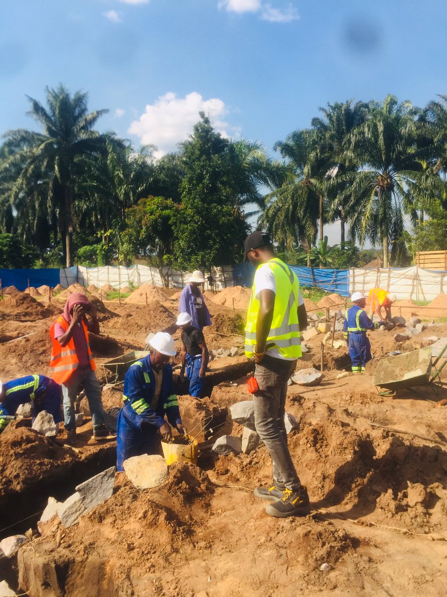 HServices243's tweet photo. Construire est notre devoir 💪 https://t.co/2W0AlaBFUp