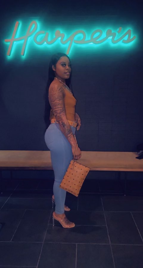 bjg4g's tweet photo. #WCW 👸🏾 #BigMeme https://t.co/OuEuIJKUzE