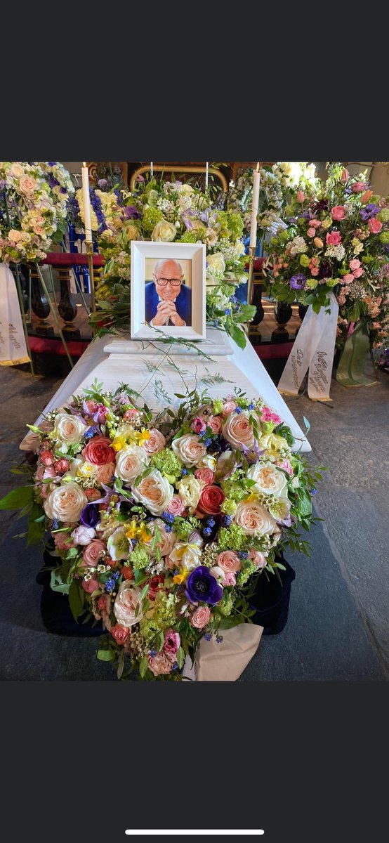 Glenn_Hysen's tweet photo. Jag å Camilla fick äran idag att närvara vid ett sista farväl till världens goaste gubbe INGVAR OLDSBERG.   R.I.P. Tack familjen Oldsberg. Ha d gott. Glenn https://t.co/2ChlGMNTXI