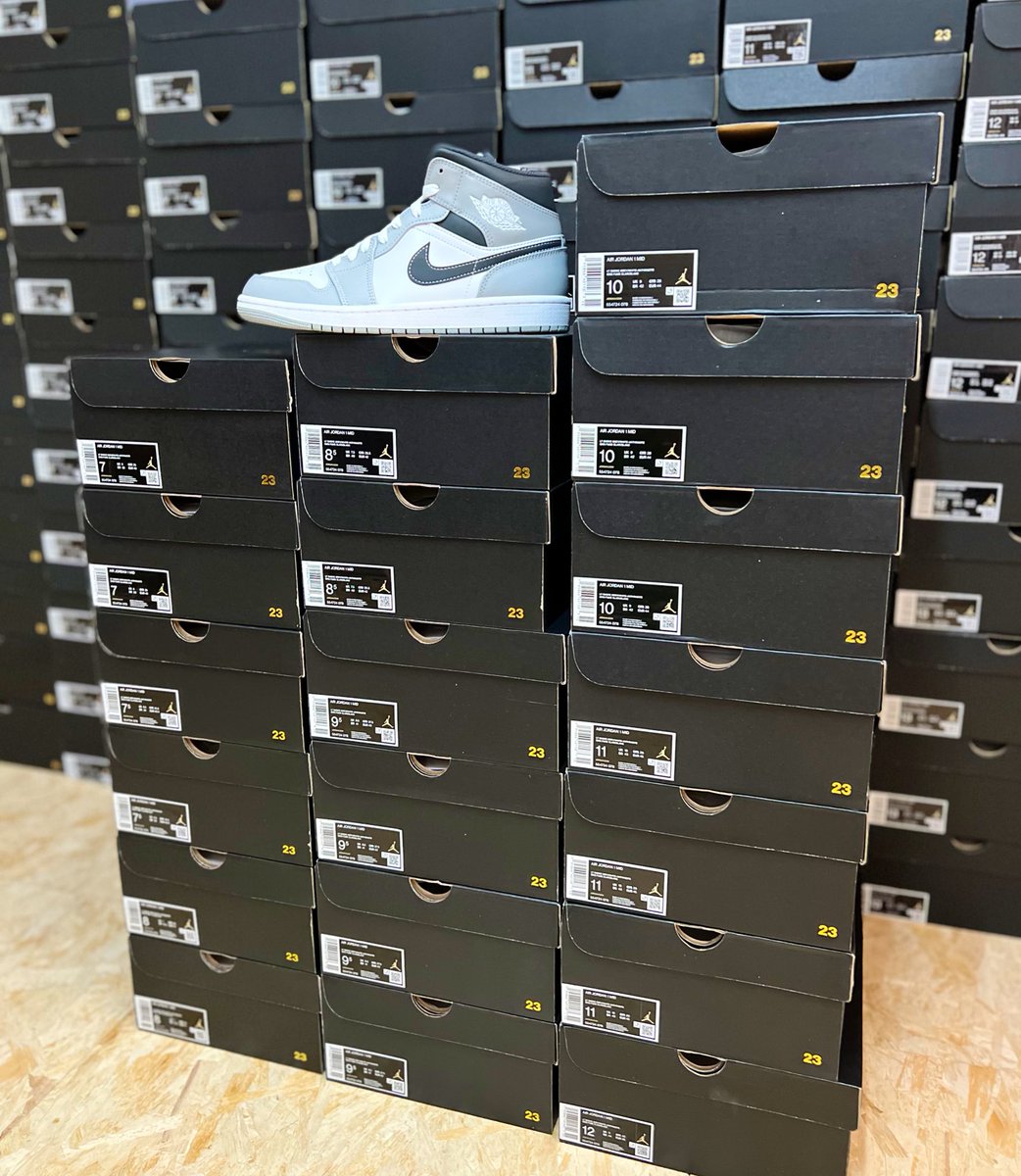 💨smoked grey 

Bot:
<a href="/Cybersole/">Cybersole</a> <a href="/cybersolefeed/">Cybersole Success</a> <a href="/arnofrutos/">Arno H.</a> 
Proxies: 
<a href="/koch_vpn/">KOCH VPN</a> 
<a href="/speedy_so/">SPEEDY</a> <a href="/SuccessSpeedy/">SPEEDY SUCCESS</a> 
Groups:
<a href="/Bots_n_Friends/">Bots & Friends</a> 
<a href="/EscapeNotify/">Escape</a>