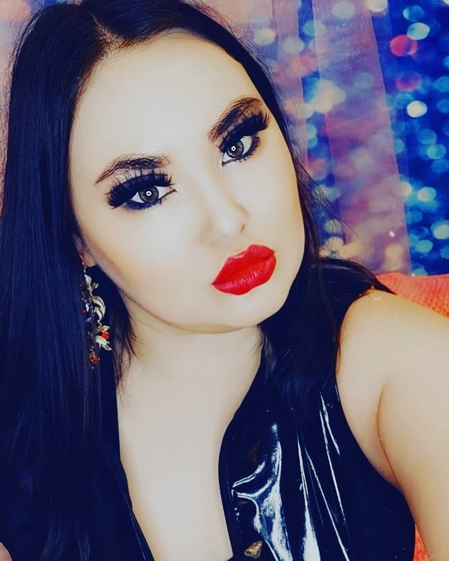 RedAziza's tweet photo. Do you like my red lips? Will you kiss me? 💋
#azizared #asian #asiandoll #asianwomen #asianbabygirl #asianchick #asianstyle #asiansexy #japanese #japanesegirl #koreangirl #asianbeauty #asianbabe #asiangirl https://t.co/sYuUPoO8wg