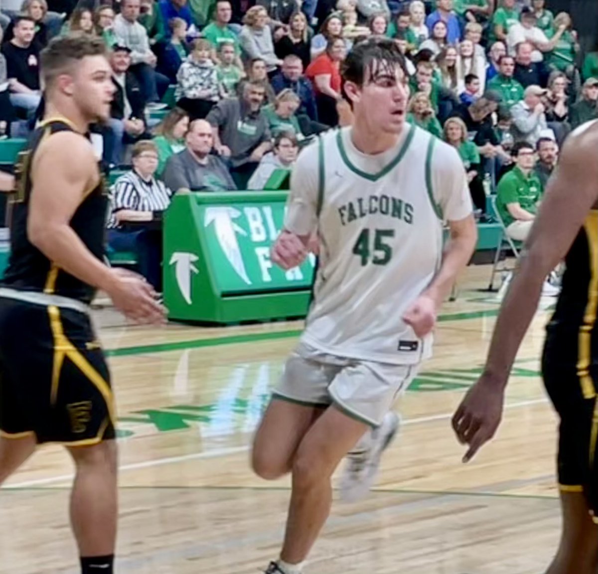 RodKRCG13's tweet photo. Huge honor! Luke Northweather has been named the 2021-2022 Missouri HS Basketball Gatorade Player of the Year! Luke averaged 29.2 points, 11.4 rebounds, 3.4 assists and 2 steals a game in his senior season. He also has a 4.08 GPA! ⁦@BlairOaksHoops⁩ ⁦@WeAreBlairOaks⁩ https://t.co/zL8O5uOPVG