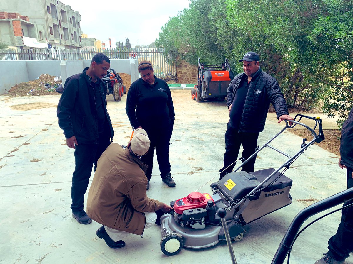 rejeb_ghassen's tweet photo. Horticulture Superviser North Africa @baghdady_rashed gives today our Gardener at Enfidha WC training in Machinery maintenance and uses
@CWGC @georgeelia5 @RodCarkett https://t.co/709YmMK6ZB