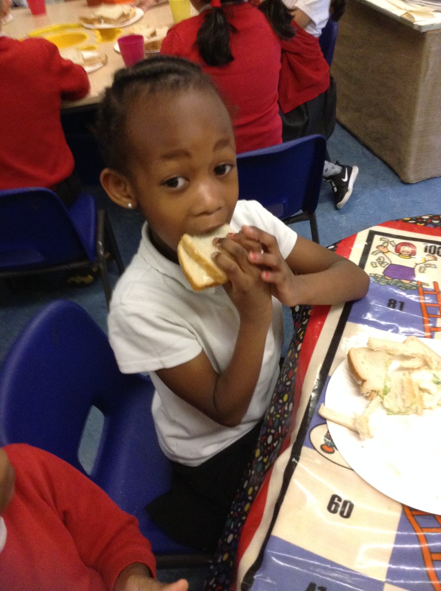 PillReception's tweet photo. Reception were hard at work today designing and making their Welsh ingredient sandwiches - yummy 🍞🍅🍓🧀🏴󠁧󠁢󠁷󠁬󠁳󠁿🙂 https://t.co/q3Covngm6z