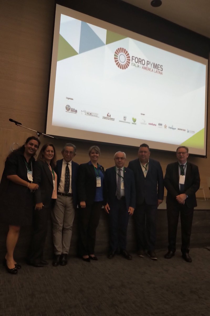 Acto de Clausura #foropymes grazie al Coordinatore  <a href="/iila_org/">IILA</a>  Comitato Imprenditoriale #CubaItalia <a href="/MINCEX_CUBA/">MINCEX🇨🇺</a> <a href="/MEP_CUBA/">Ministerio de Economía y Planificación de Cuba</a> presidente e direttore #VenicePromex il sistema delle #pymes futuro,  esperienza ed innovazione, sfide ed opportunità