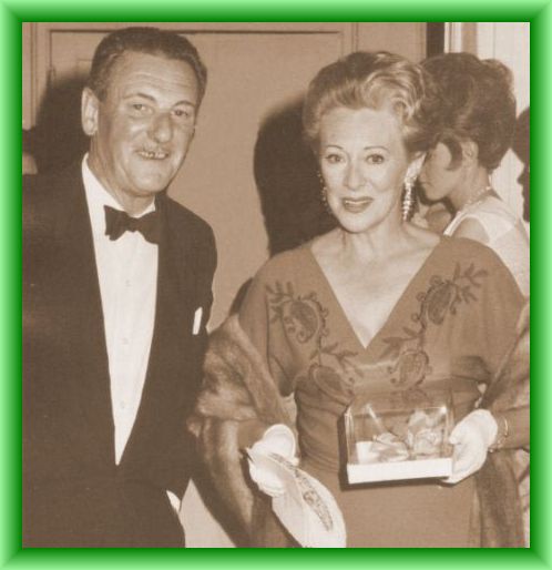 jeanmcollen's tweet photo. This appeared in a Llandudno (North Wales) Facebook group today: 
#AnneZiegler and #WebsterBooth as guests of honour at "The Merry Widow" (1966) in Irené, South Africa, presented by their pupil, Doris Bolton. https://t.co/BLzNiTLAhm