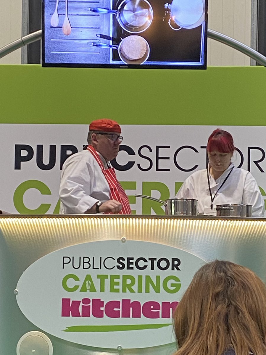 MrsBridgeCooks's tweet photo. Another interesting day at the @PSCMagazine expo, meeting suppliers and watching talented chefs from all areas of the public sector. Great hosting by @doctors_kitchen. Lots to think about. @HCLcatering #schoolfood #schoolchef @varunshivdasani https://t.co/lzwHupOMve