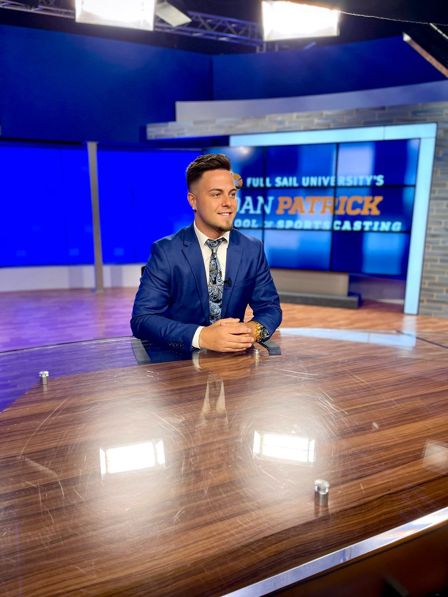 My dreams are turning into a reality 🎥🤩 I can get used to this 🙏🏽 <a href="/FullSail/">Full Sail University</a> <a href="/DanPatrickEDU/">Dan Patrick School of Sportscasting</a>