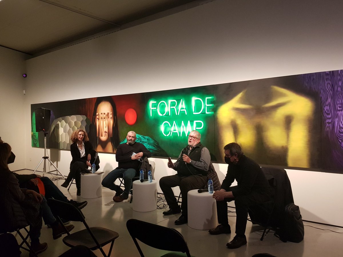 vilacasas's tweet photo. Comença la taula rodona "La construcció de la imatge en la pintura i el cinema" a l'exposició #Foradecamp d'#IsidreManils al #MuseuCanFramis. Amb @EudaldI, #JesúsMartínezClarà, #IsidreManils i @NataliaChocarro. Gràcies a tothom per assistir-hi! 💫 https://t.co/CrHCrh3STO