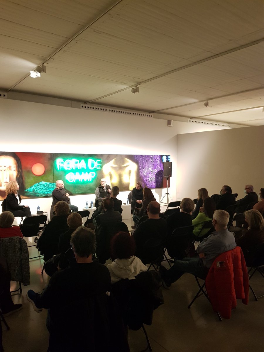 vilacasas's tweet photo. Comença la taula rodona "La construcció de la imatge en la pintura i el cinema" a l'exposició #Foradecamp d'#IsidreManils al #MuseuCanFramis. Amb @EudaldI, #JesúsMartínezClarà, #IsidreManils i @NataliaChocarro. Gràcies a tothom per assistir-hi! 💫 https://t.co/CrHCrh3STO
