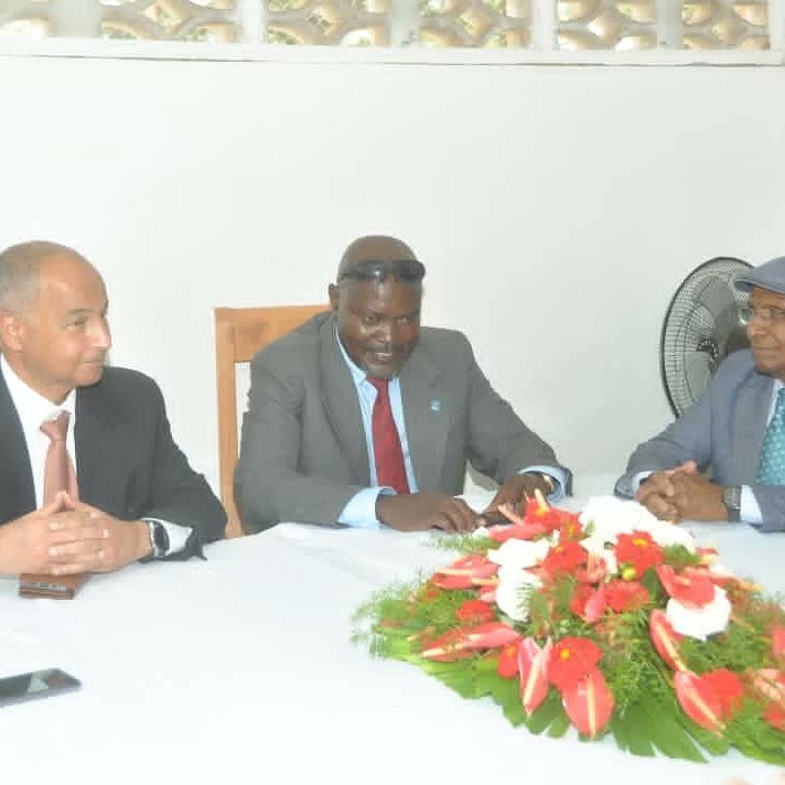 NationalComite's tweet photo. Le président de la Fédération Internationale de Natation @fina1908  Husain Al Mussalam accompagné de celui de la Confédération Africaine de la Natation (#CANA) Sam Ramsamy et Donald Rukale de la Zone III ont foulé le sol burundais. Ils ont été accueillis avec honneur au #Burundi https://t.co/7lyx6keQCn