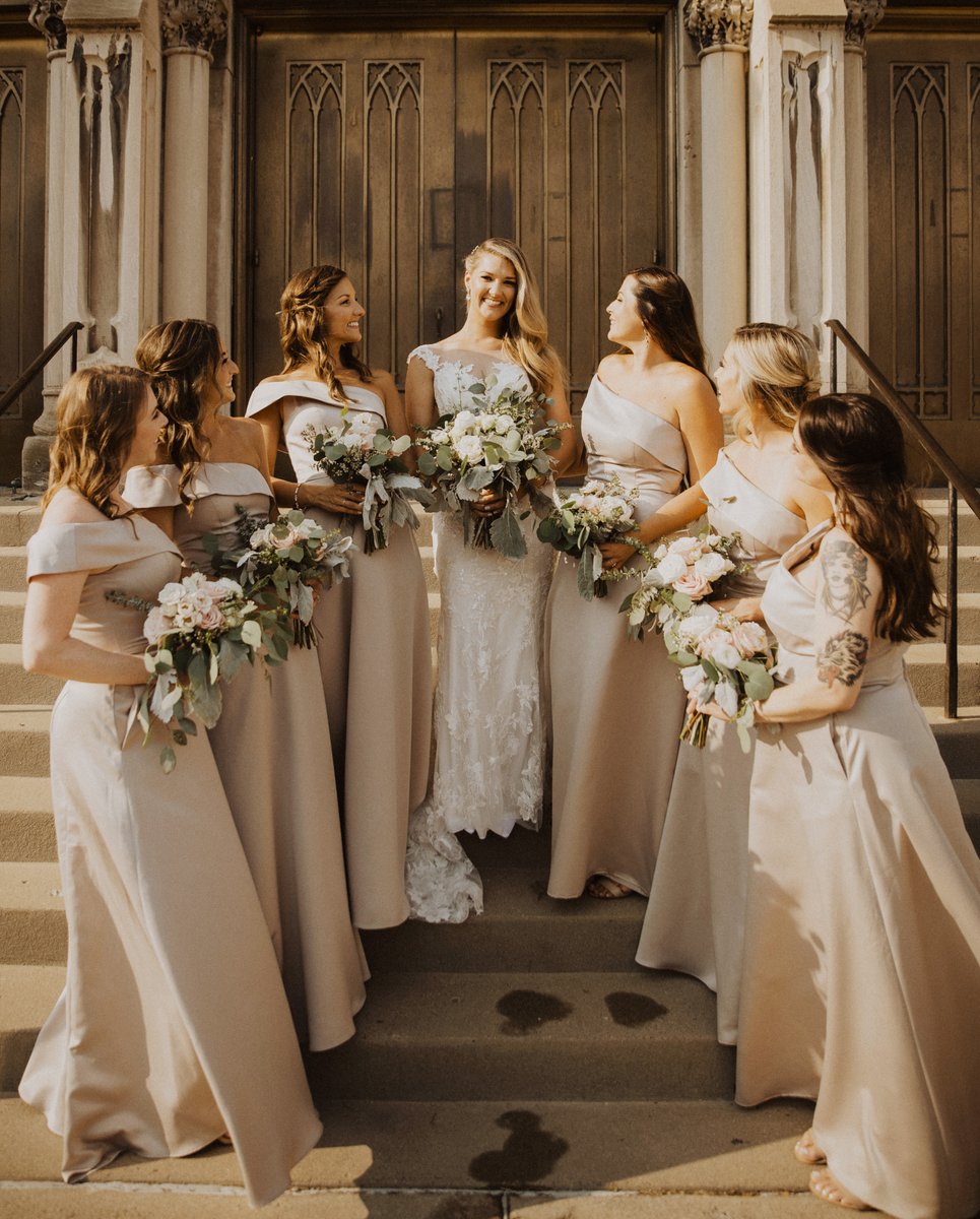 lovedearcleo's tweet photo. If you want to give ✨ GLAM ✨, go with our gorgeous Satin bridesmaid dresses!
Dress Style: Mia
Color: Sandalwood
https://t.co/sUIryuucdJ
👰 @lauren_milliner
📸 @coreyburkheadphotography
#DearCleo #BeBeautiful #RecycledYarns
#Sustainable #DearCleoCrew https://t.co/AHQ6Abn0e7