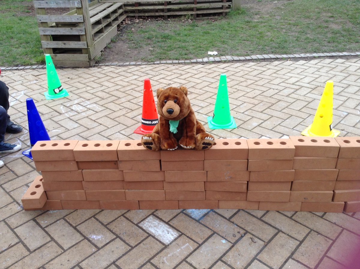 PillReception's tweet photo. Can we build a strong wall for Humpty? - If we are following the advice of Parveen Positivity we can! @PillCommando https://t.co/Y1TDzfcvuJ