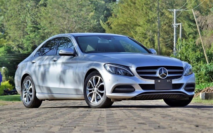 MoranPride's tweet photo. Chauffeur driven German machines at your disposal. Available for hire ☎️0733804504☎️ 
.
.
#mercedesbenz #suvkenya #carforhire #mercedesforhire #KanzeDena #msando #BlackOwnedBusiness #diesel #Petrol #Fuel #Kenya https://t.co/GEmGwj8H21