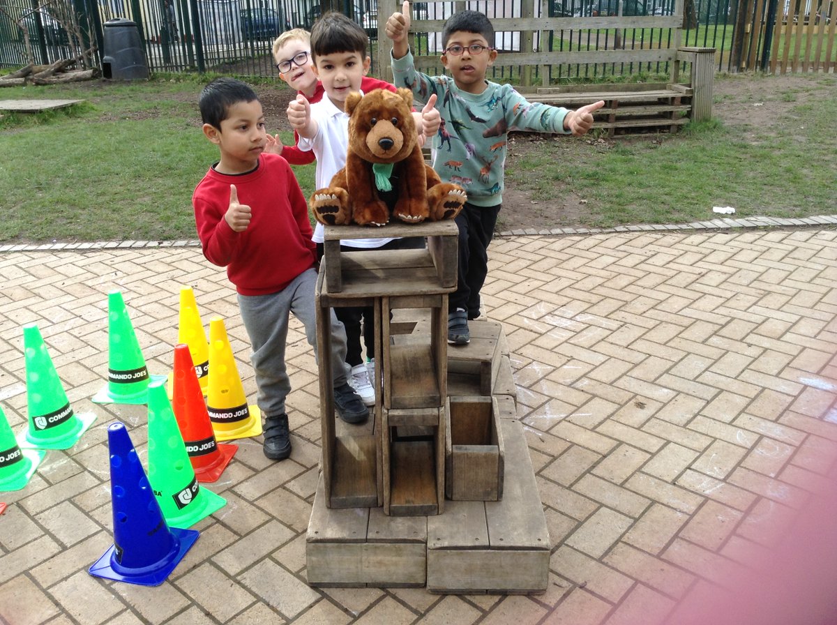 PillReception's tweet photo. Can we build a strong wall for Humpty? - If we are following the advice of Parveen Positivity we can! @PillCommando https://t.co/Y1TDzfcvuJ