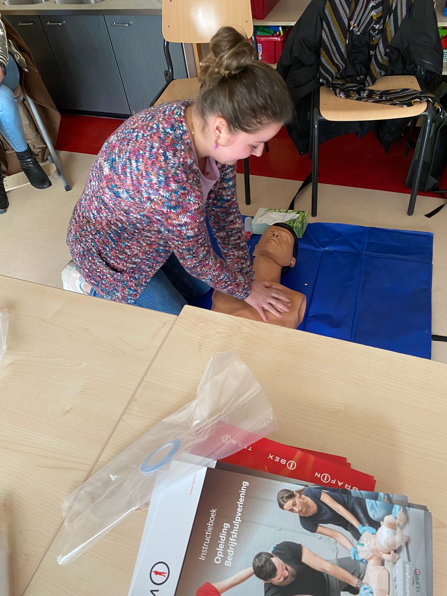 Vandaag hebben een aantal collega's hun BHV kennis weer bijgespijkerd #Tesmo #BHV #Proceon