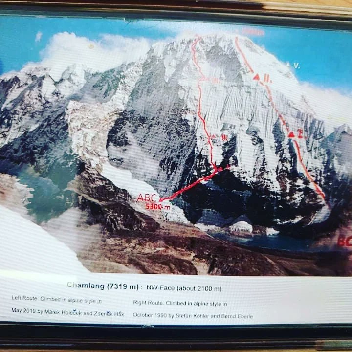htraverseadv's tweet photo. In October 1990, Stefan Köhler( 🇩🇪 ) made 1st ascent via a new route through the north-west & west faces : with his partner Bernd Eberle, to 7,321m Chamlang.
Entire 3 Pass(4- Peaks) October on recent visit to Nepal.
#chamlang #1stascent #livinglegend #himalayantraverse #sherpa https://t.co/rdWz74rQVm