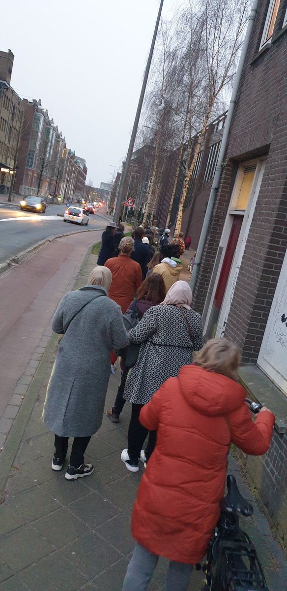paul_ommen's tweet photo. Meer stemmers dan normaal of slechte timing? Dat t slecht zou zijn geregeld in amsterdam geloof ik natuurlijk niet! https://t.co/0x88cS5kJy