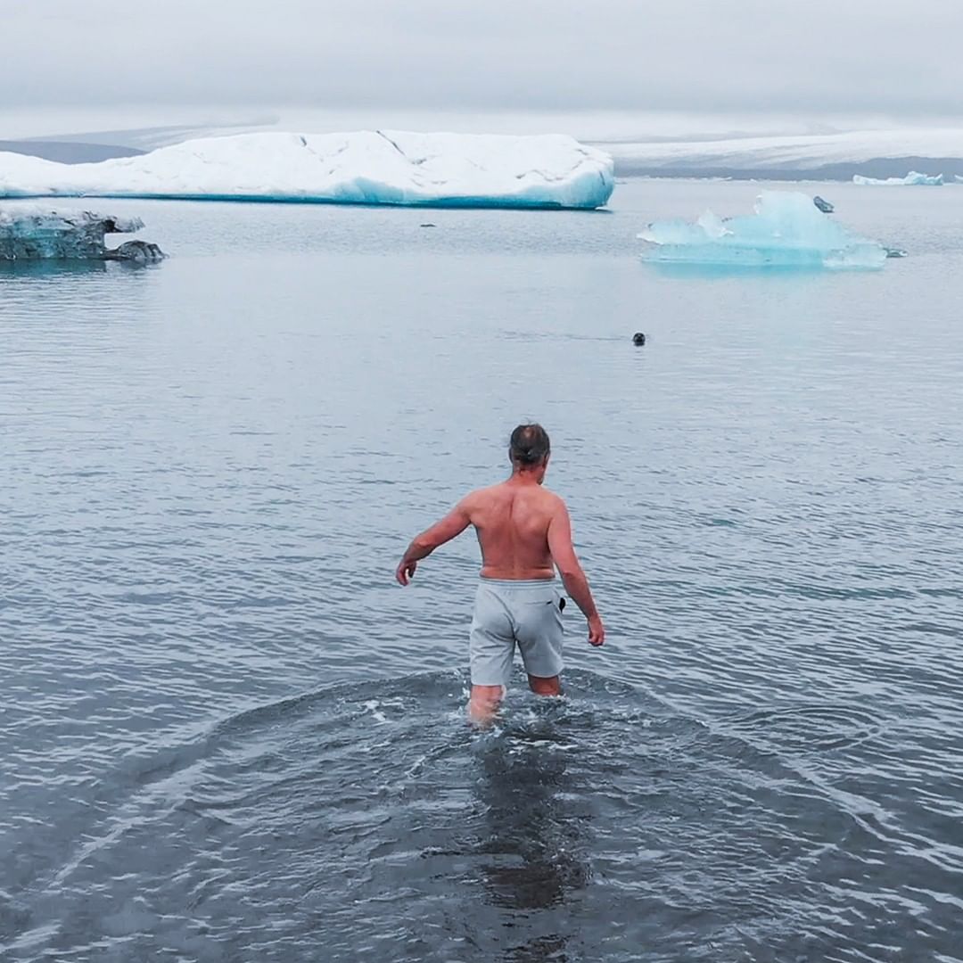 Iceman_Hof's tweet photo. Did I tell you I trained with the SEALs? 🦭
#iceman #wimhof #seal #icelagoon #coldwaterswimming #wildswimming #coldwater #coldtherapy #wimhofmethod https://t.co/5Tc5Hkkvw8