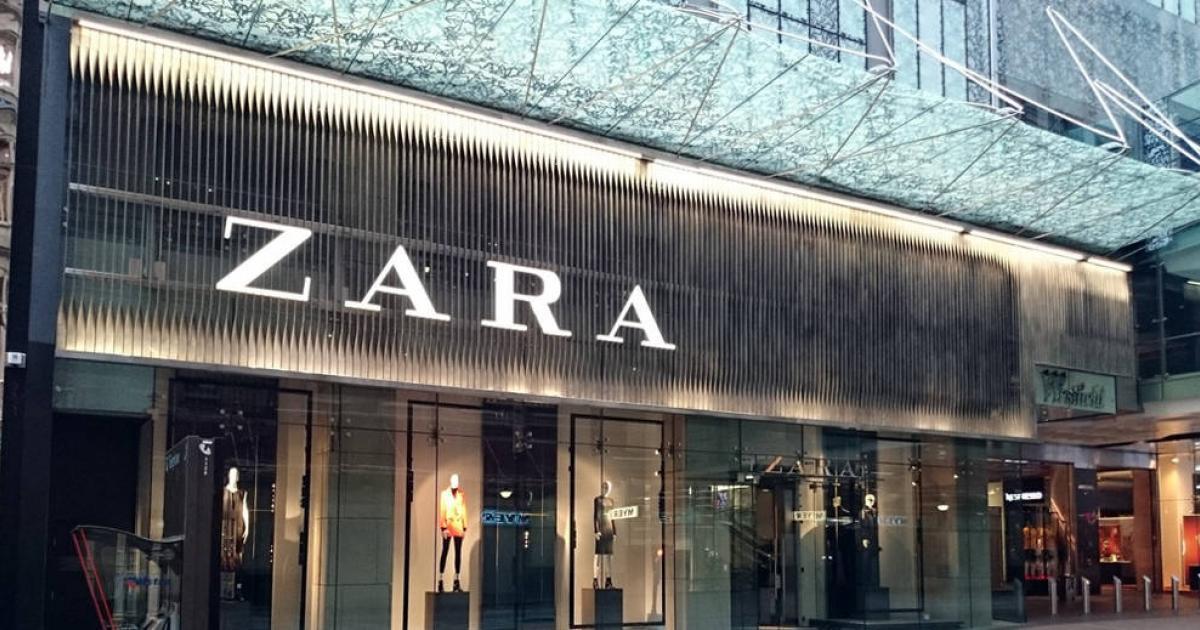 DiariodeNavarra's tweet photo. Inditex gana 3.555 millones en 2021, casi el triple que en 2020 https://t.co/EErkHt61eA https://t.co/ciFAKoP4qc