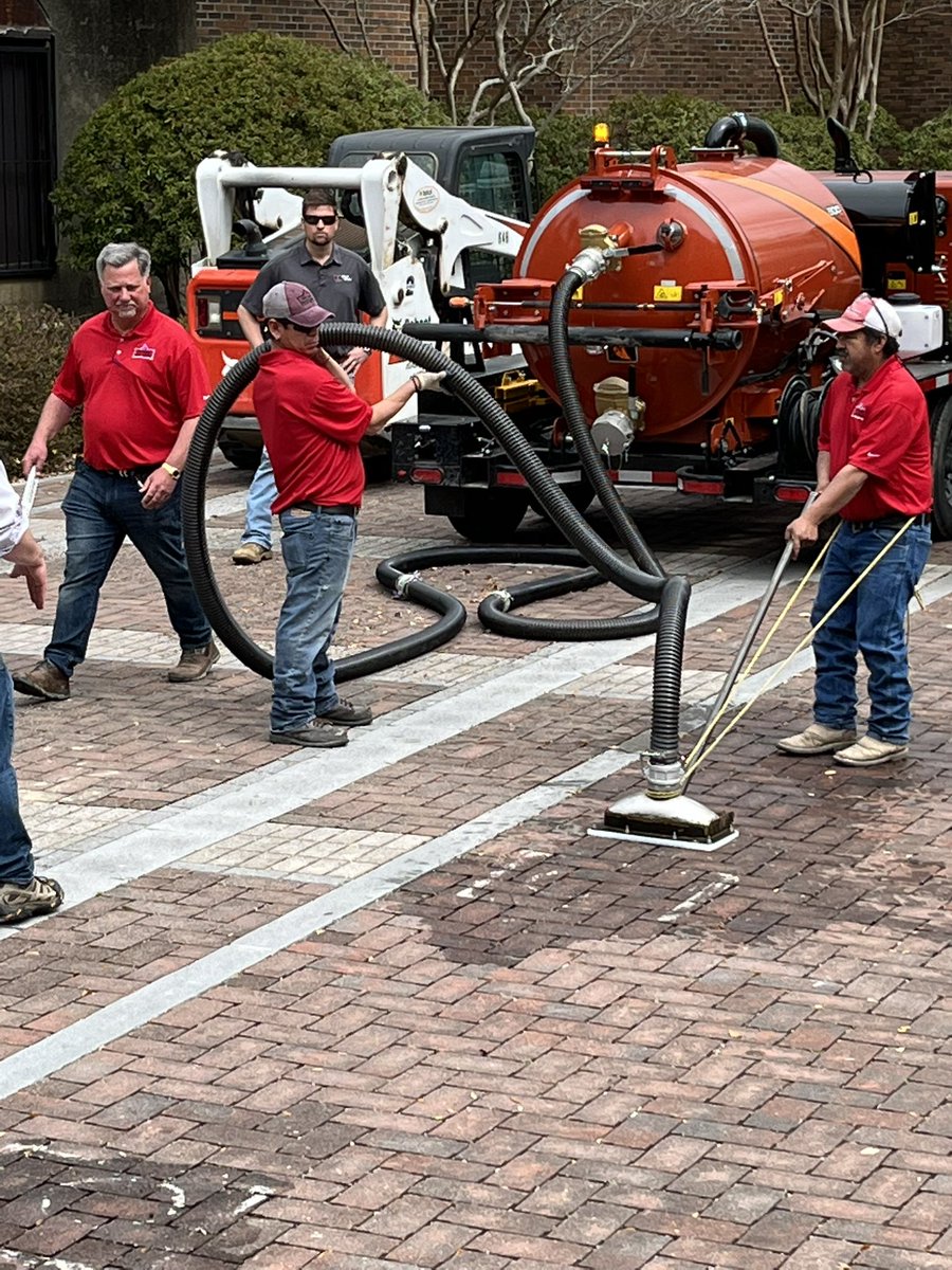 Storm_Doc's tweet photo. Day 3 of @ASCE_EWRI & @NCState_BAE’s #OMSW2022 is wrapping up with a super informative hands-on tour of #Stormwater #maintenance in @CityofWilm ! Special thanks to @Belgard & Fred Adams & @ICPI for leading stop 1! https://t.co/4RPQdEX4on