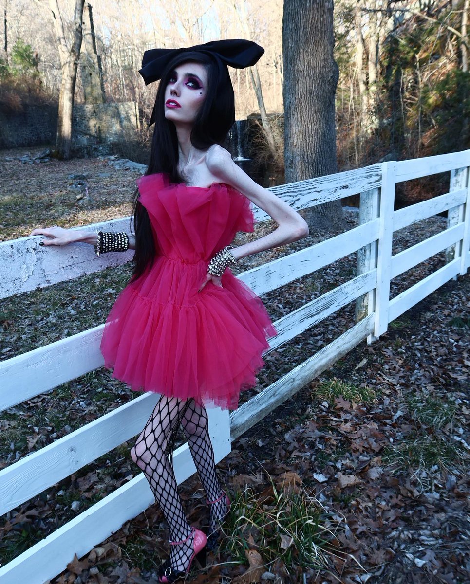 Eugenia Cooney tweet media