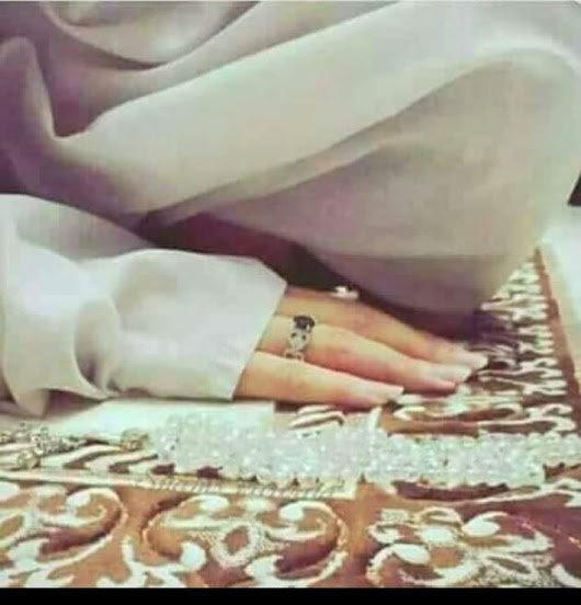 ثم بكت وهي ساجدة وقالت
"انك تعلم وانهم لا يعلمون"